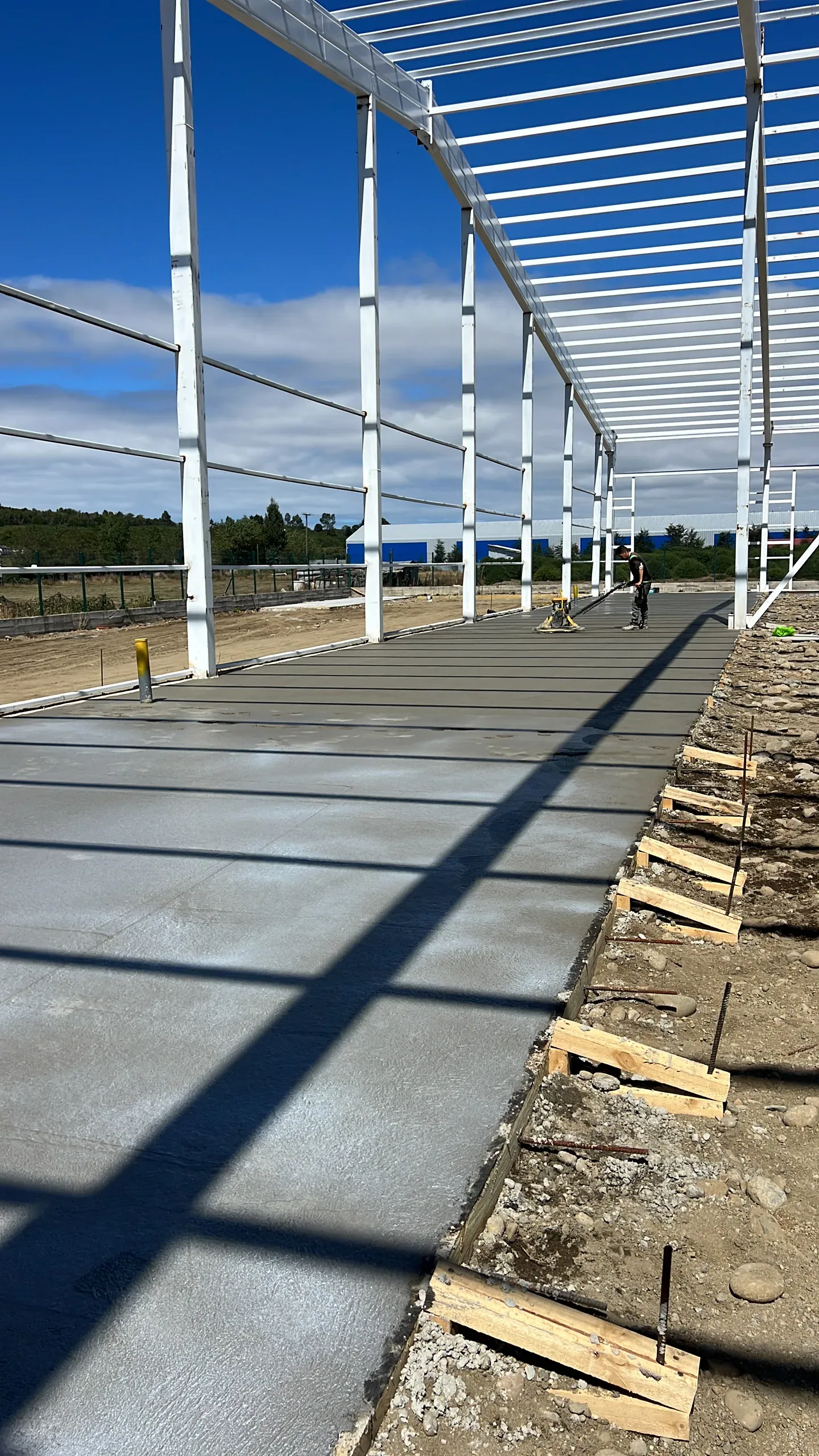 Ejecución de un pavimento de hormigón para una estructura industrial